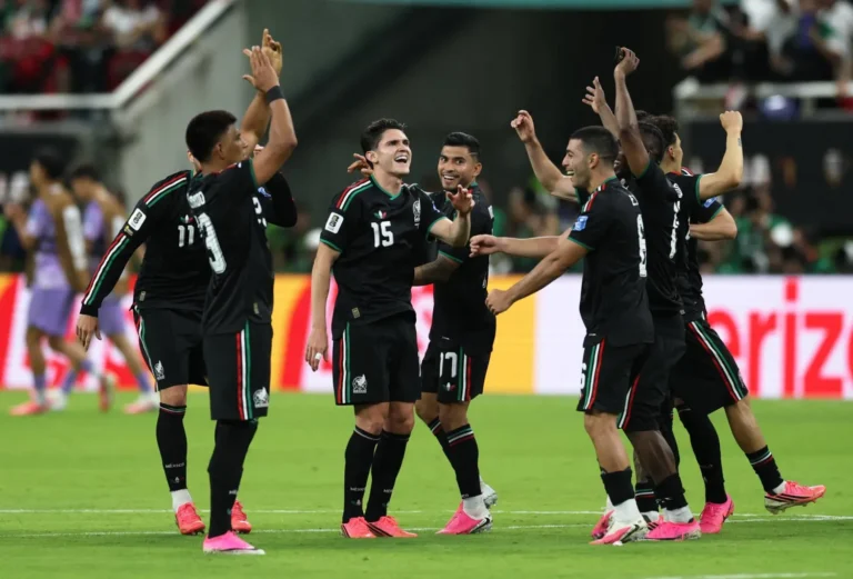 mexico vs south korea Luis Romo scores after goalkeeper error
