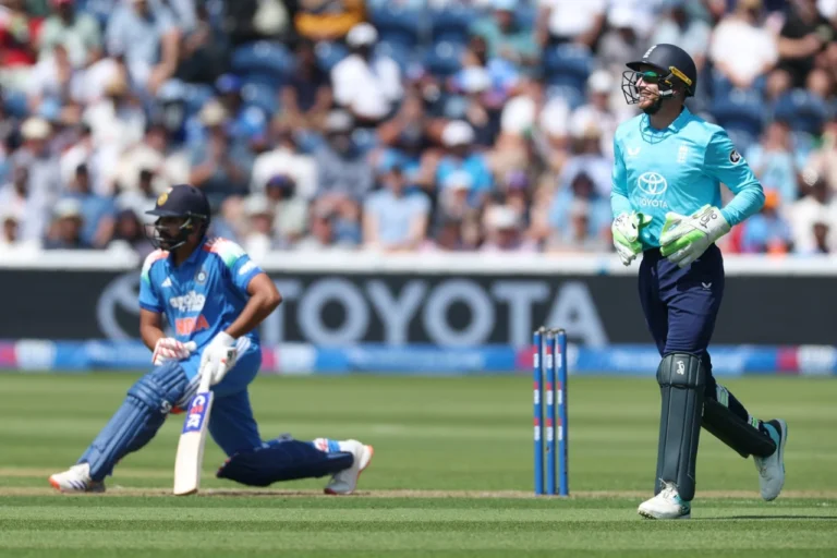 england cricket team vs india national cricket team players during the second ODI match